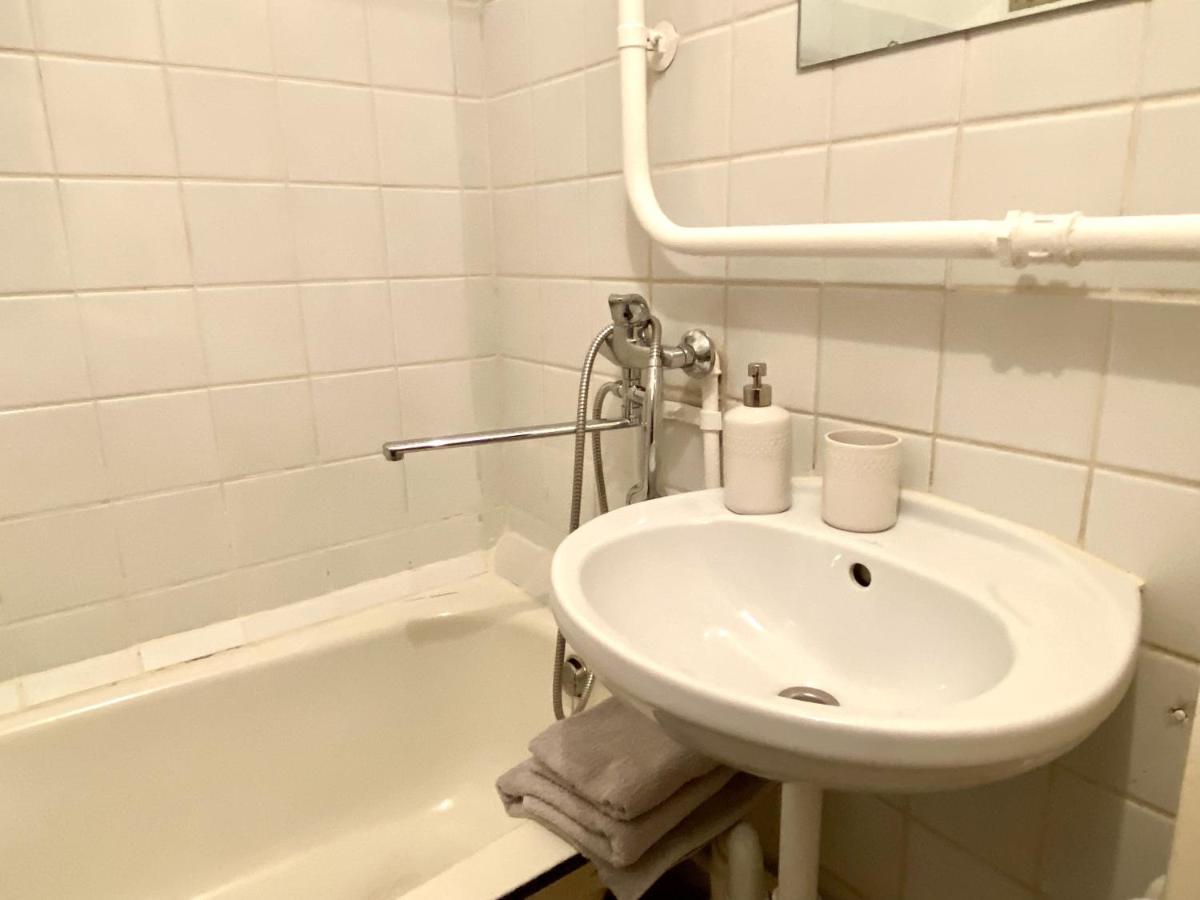 Spacious 3-Room Apartment & Parking Riga Exterior foto